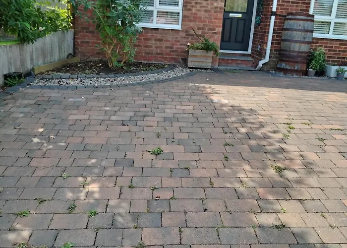 Cute Studio With Kitchen, Patio And Free Parking